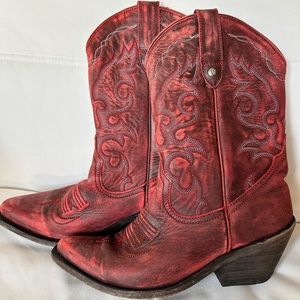 Gorgeous Rojo Red Liberty Black Boots size 8 1/2 women